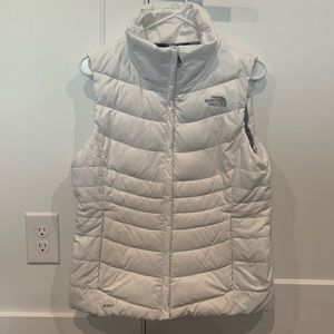 North Face women’s lightweight vest in white